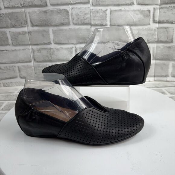 Sole Bound Shoes - Sole Bound by BareTraps Norah Women's Size 7.5 Black Leather Wedge Comfort Shoe